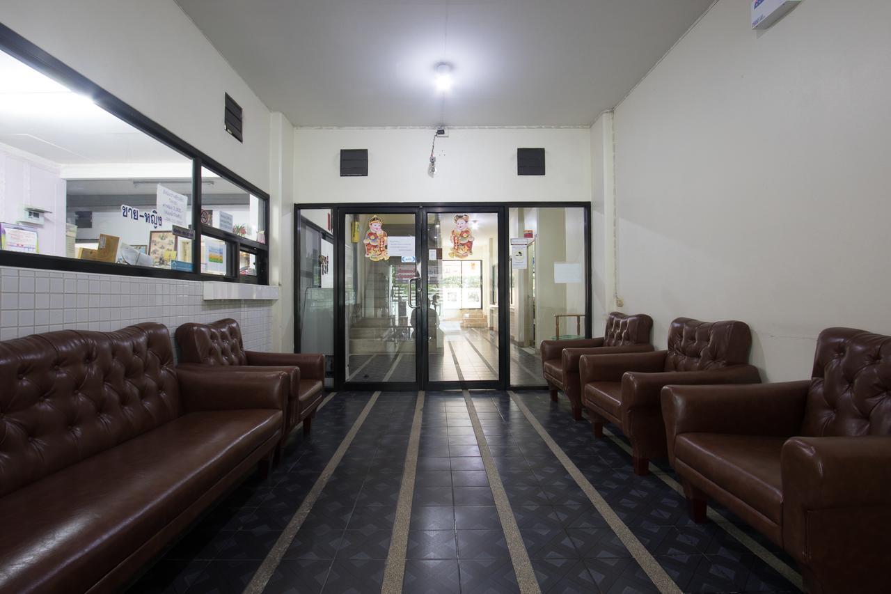 Monta Apartment Bangsaen Exterior foto